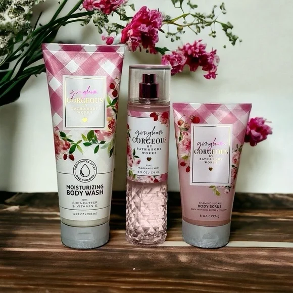 Bath & Body Works Gingham Gorgeous Body Wash Gift Set Floral Strawberry Peach - Picture 1 of 5